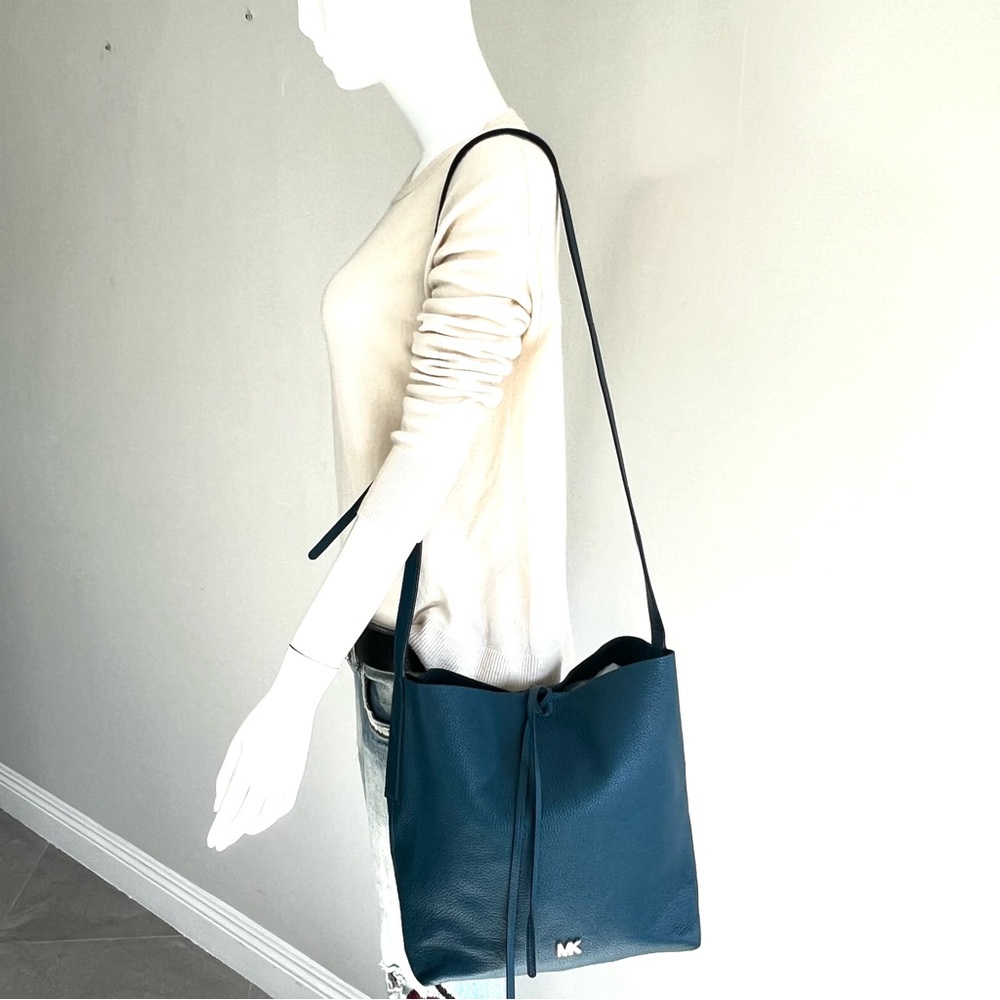 MICHAEL KORS Junie Blue Pebbled Leather Shoulder Bag Crossbody Messenger Bag - Picture 9 of 16